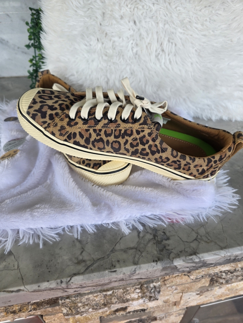 Leopard Print Lace-Up Sneakers - Green Insole
